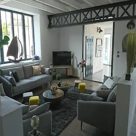 Вилла Magnificent In Nuaill D Aunis With Wellness
